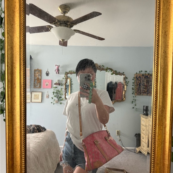 Beautiful and spacious vintage Dooney and Bourke bag, gorgeous pink! - Picture 4 of 4